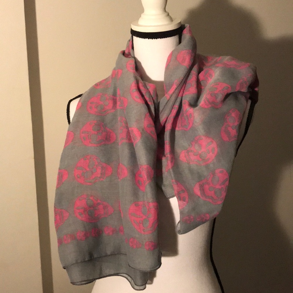Pink skull scarf